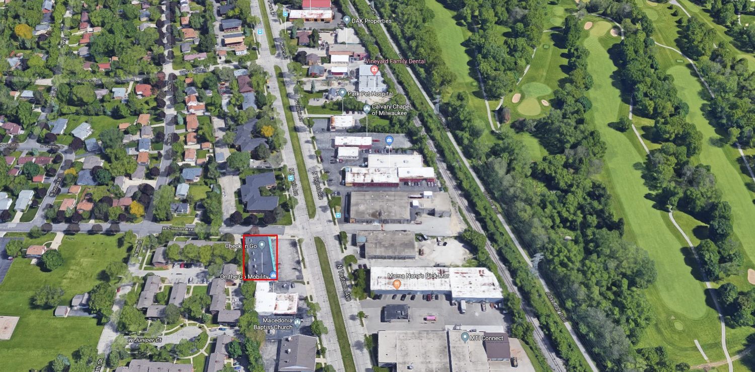 TEUTONIA SQUARE: 7311 N Teutonia Ave, Milwaukee, WI 53209